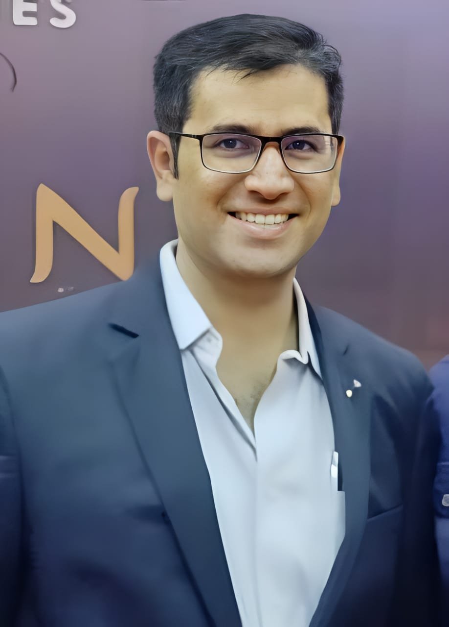 Mohit Solanki, Director